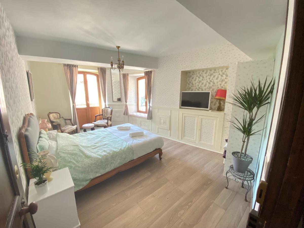 La Maison Du Paon- Josselin Aparthotel Kültér fotó
